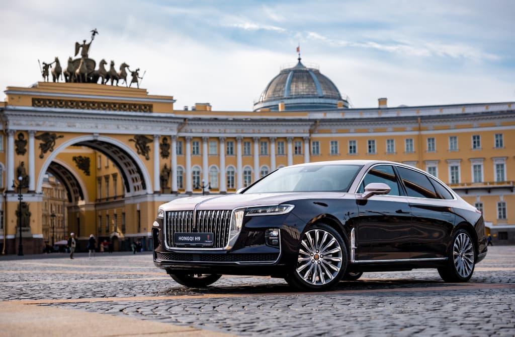 АВТОМОБИЛИ HONGQI НА МЕЖДУНАРОДНОМ КУЛЬТУРНОМ ФОРУМЕ 2023 В САНКТ-ПЕТЕРБУРГЕ